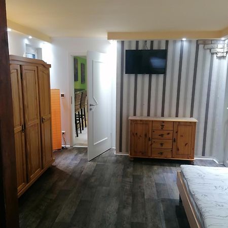 Tinas Ferienwohnung Hohendodeleben Rum bild