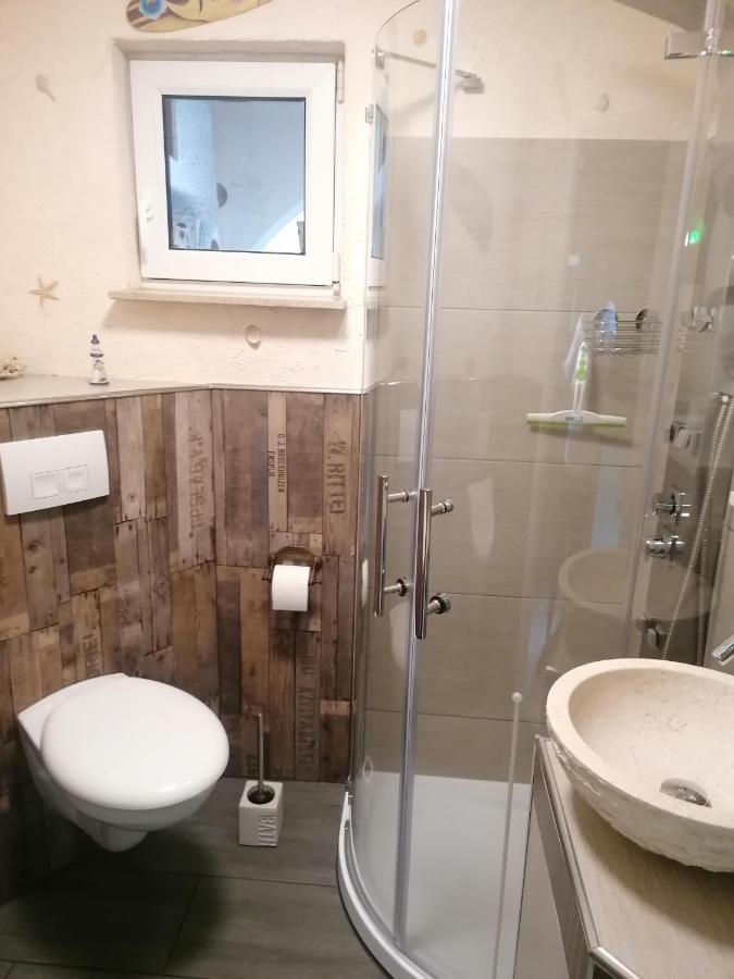 Tinas Ferienwohnung Hohendodeleben Exteriör bild